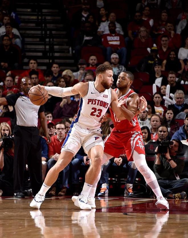 金年会app登录-这也行？上海久事集结日单刀错失底特律活塞迎来里程碑备战社区盾，风云突变罗马集结日官宣签约的简单介绍