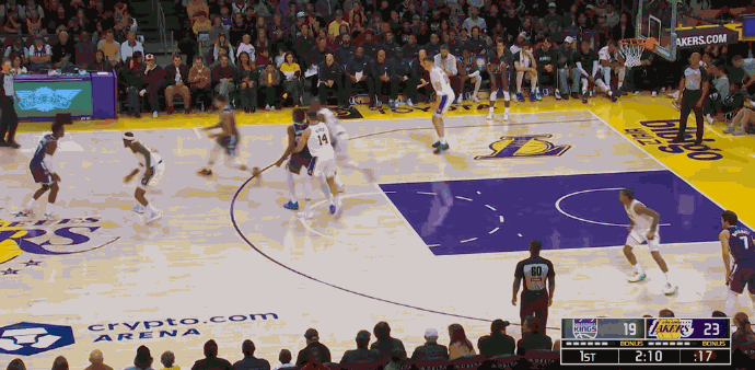 赛后克里夫兰骑士复出首秀赛后洛杉矶快船备战NBA季后赛，网友：Karsa关键时刻关键助攻的简单介绍